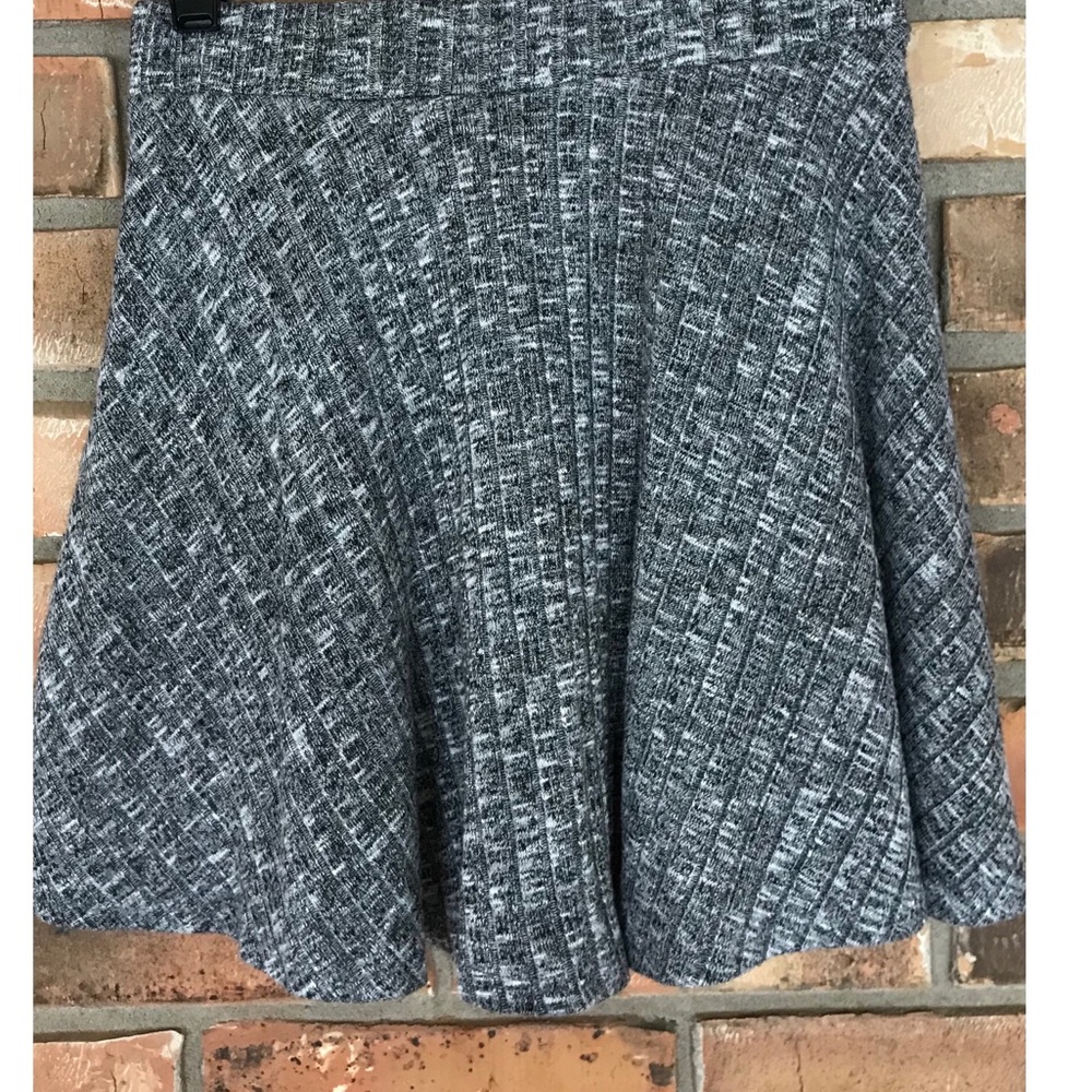 Forever 21 Women’s Gray Ribbed Pleated Mini Skirt   Size Small